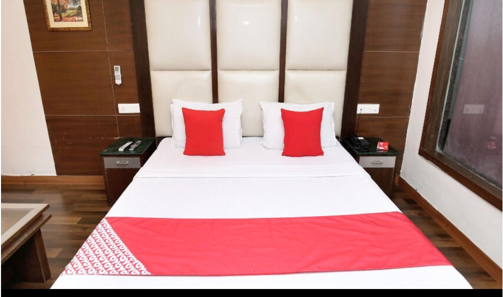 Capital O 3972 Hotel Amar | Classic Room